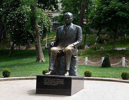 تمثال مصطفي كمال اتاتورك